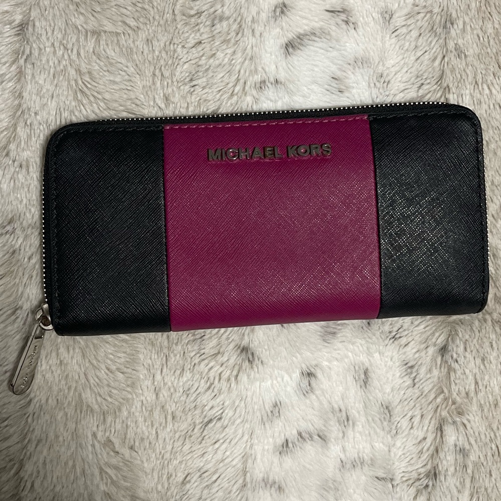 Michael Kors Jet Set Travel Center Stripe Zip Around Continental Wallet